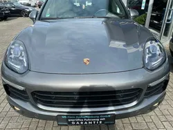 Grau Gebraucht 2018 Porsche Cayenne SUV | 41.700 €