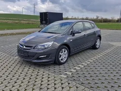 Grau Gebraucht 2015 Opel Astra Edition Limousine | 8.990 € (Fairer Preis)