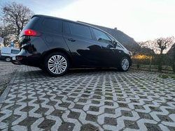 Schwarz Gebraucht 2017 Opel Zafira Active Van / Kleinbus | 8.700 € (Fairer Preis)