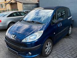 Blau Gebraucht 2005 Peugeot 1007 Premium Van / Kleinbus | 1.900 € (Guter Preis)
