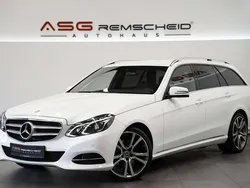 Weiß Gebraucht 2013 Mercedes E200 Sport Kombi | 12.900 €