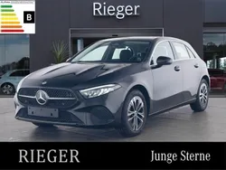 Black metallic Gebraucht 2024 Mercedes A250 Progressive Limousine | 30.488 € (Guter Preis)