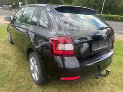 Schwarz Gebraucht 2014 Skoda Rapid Elegance Kombi | 5.999 € (Fairer Preis)