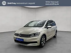 Ivory silver metallic Gebraucht 2023 VW Touran Move Van / Kleinbus | 32.290 € (Guter Preis)