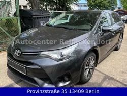 Grau Gebraucht 2016 Toyota Avensis Executive Kombi | 7.999 € (Teuer)