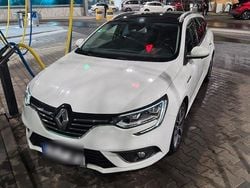 Weiß Gebraucht 2016 Renault Mégane GrandTour Bose Edition Kombi | 8.500 € (Fairer Preis)
