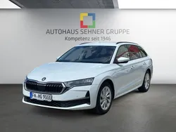 Moonweiß perleffekt (weiß) Gebraucht 2024 Skoda Octavia Selection Kombi | 32.770 € (Superpreis)