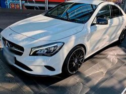 Weiß Gebraucht 2016 Mercedes CLA180 Limousine | 15.000 € (Fairer Preis)