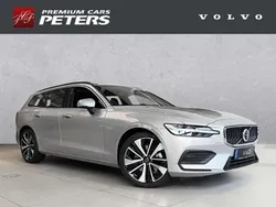Silver dawn / metallic Gebraucht 2024 Volvo V60 Core Kombi | 40.750 € (Fairer Preis)