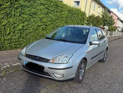 Silber Gebraucht 2002 Ford Focus Kombi | 2.250 € (Fairer Preis)