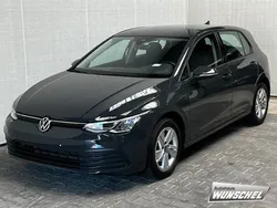 Grau Gebraucht 2020 VW Golf VIII Life Limousine | 19.944 € (Fairer Preis)