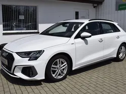 Weiß Gebraucht 2022 Audi A3 Sportback S-Line Limousine | 21.990 € (Fairer Preis)