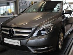 Grau Gebraucht 2012 Mercedes B200 Van / Kleinbus | 8.900 € (Fairer Preis)