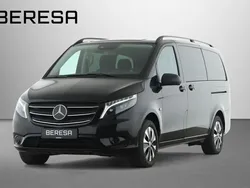 Obsidianschwarz Gebraucht 2023 Mercedes Vito Van / Kleinbus | 49.380 € (Etwas zu teuer)