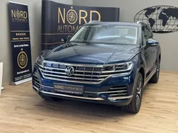 Aquamarinblau metallic (metallic) Gebraucht 2021 VW Touareg Elegance SUV | 43.799 € (Guter Preis)