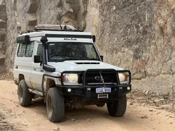Weiß Gebraucht 2023 Toyota Land Cruiser SUV | 85.000 €