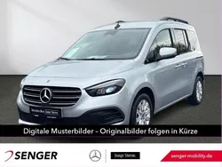 Silber Gebraucht 2024 Mercedes 180 Progressive Limousine | 30.950 € (Etwas zu teuer)
