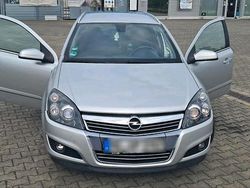 Silber Gebraucht 2008 Opel Astra Kombi | 2.600 € (Teuer)