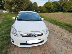 Weiß Gebraucht 2012 Toyota Auris Hybrid Life Limousine | 7.000 € (Fairer Preis)