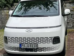 Creamy white Gebraucht 2023 Hyundai Staria Prime Van | 43.830 € (Fairer Preis)