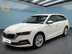 Weiß Gebraucht 2023 Skoda Octavia Kombi | 23.199 € (Fairer Preis)