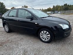 Schwarz Gebraucht 2006 Ford Focus Kleinwagen | 1.999 € (Fairer Preis)
