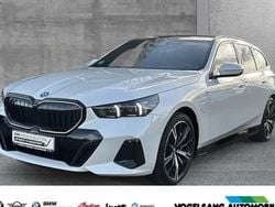 Weiß Gebraucht 2025 BMW 550e Comfort Edition Kombi | 78.890 € (Guter Preis)