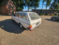 Weiß Gebraucht 1985 Mercedes 240 Kombi | 3.799 €