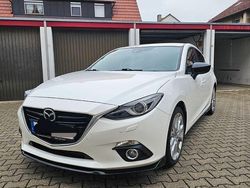 Weiß Gebraucht 2015 Mazda 3 Sports-Line Limousine | 11.300 € (Etwas zu teuer)
