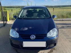 Blau Gebraucht 2005 VW Golf V Kleinwagen | 2.600 € (Guter Preis)