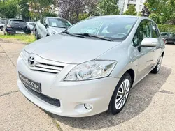 Silber Gebraucht 2010 Toyota Auris Life+ Limousine | 4.950 € (Fairer Preis)