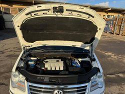 Weiß Gebraucht 2008 VW Touran Van / Kleinbus | 3.199 € (Guter Preis)