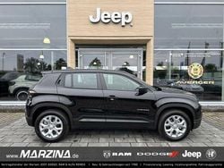 Solid black Neu 2025 Jeep Avenger Altitude SUV | 26.490 € (Fairer Preis)
