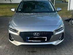 Beige Gebraucht 2017 Hyundai i30 Premium Limousine | 13.999 € (Fairer Preis)
