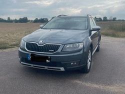 Grau Gebraucht 2015 Skoda Octavia Kombi | 8.800 € (Guter Preis)