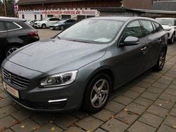 Grau Gebraucht 2017 Volvo V60 Linje Svart Kombi | 13.950 € (Fairer Preis)