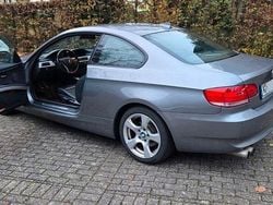 Grau Gebraucht 2010 BMW 320 Coupé | 4.900 € (Superpreis)