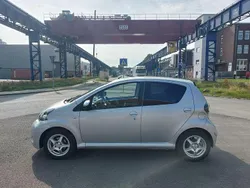 Silber Gebraucht 2013 Toyota Aygo Cool Kleinwagen | 4.990 € (Guter Preis)