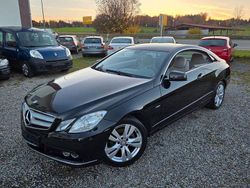 Schwarz Gebraucht 2010 Mercedes E200 Coupé | 8.850 € (Fairer Preis)