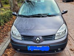Grau Gebraucht 2005 Renault Scénic II Van / Kleinbus | 2.699 € (Fairer Preis)