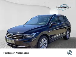 Deep black perleffekt (metallic) Gebraucht 2023 VW Tiguan Move SUV | 34.437 € (Fairer Preis)