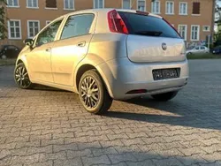 Silber Gebraucht 2010 Fiat Grande Punto Kleinwagen | 2.400 € (Fairer Preis)