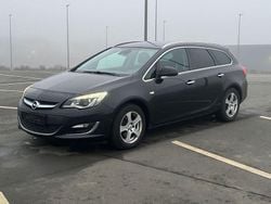Schwarz Gebraucht 2012 Opel Astra Innovation Kombi | 7.499 € (Etwas zu teuer)