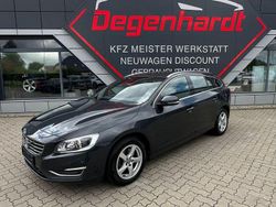Grau Gebraucht 2018 Volvo V60 Summum Kombi | 17.890 € (Fairer Preis)