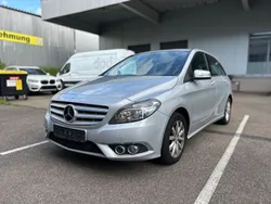 Silber Gebraucht 2014 Mercedes B180 Van / Kleinbus | 8.799 € (Superpreis)