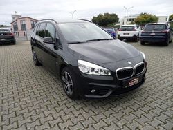 Schwarz Gebraucht 2017 BMW 220 Sport Line Van / Kleinbus | 16.990 € (Etwas zu teuer)
