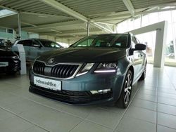 Quarzgrau metallic Gebraucht 2019 Skoda Octavia Soleil Kombi | 19.890 € (Etwas zu teuer)