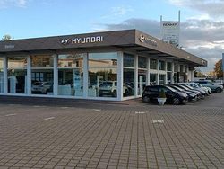 Weiß Gebraucht 2016 Peugeot 2008 Allure SUV | 10.390 € (Fairer Preis)