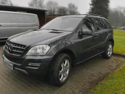 Grau Gebraucht 2010 Mercedes ML350 SUV | 11.500 € (Fairer Preis)