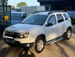 Weiß Gebraucht 2011 Dacia Duster Lauréate SUV | 6.499 € (Etwas zu teuer)